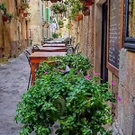 Del Sole N°9 Santa Domenica